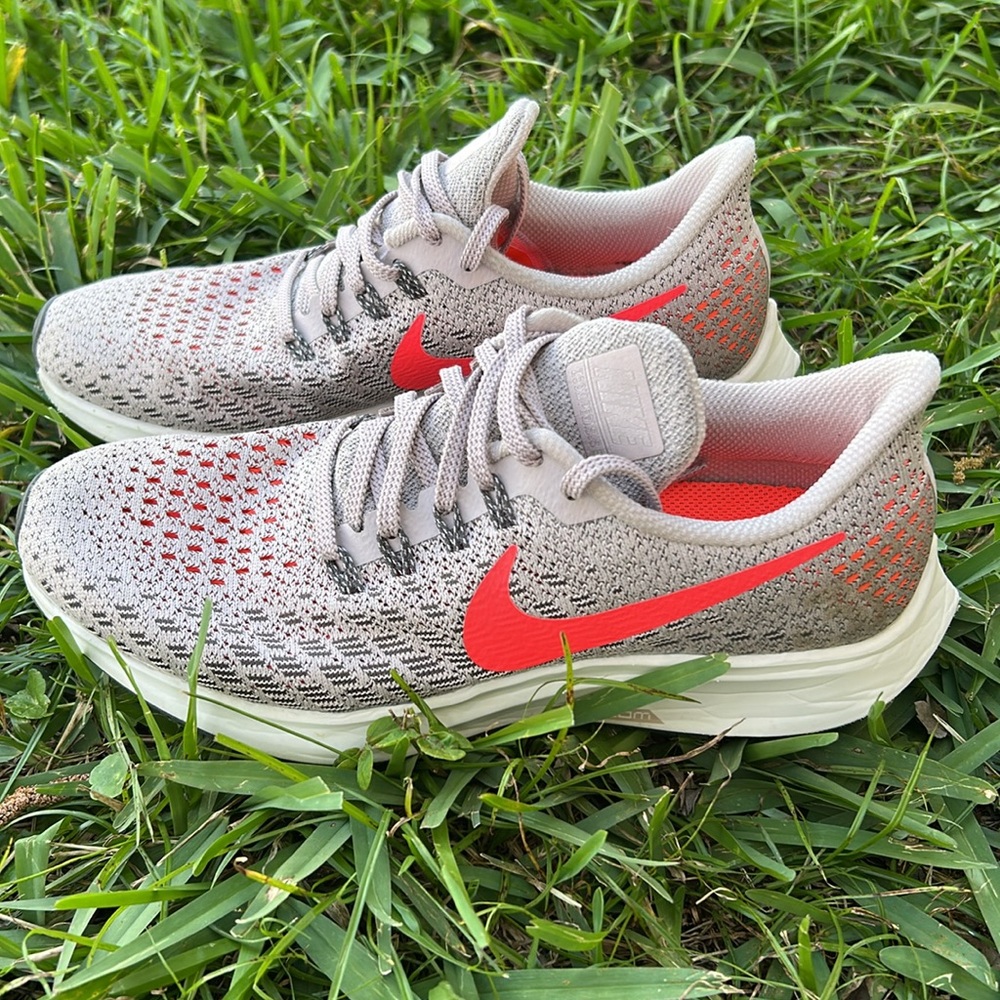 Nike Women’s Air Pegasus 35 
Like new! Size 7.5